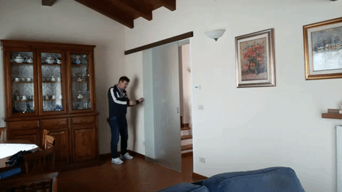 Porte in vetro , porte vetro , porte tuttovetro , porte scorrevoli in vetro , porte vetro scorrevoli, paraschizzi cucina, paraschizzi in vetro ,porte in vetro colorate , porte vetro colorate